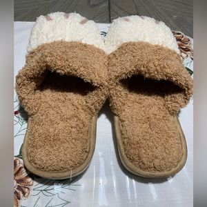 NWOTS pair of comfy open back slippers.  Size 8.